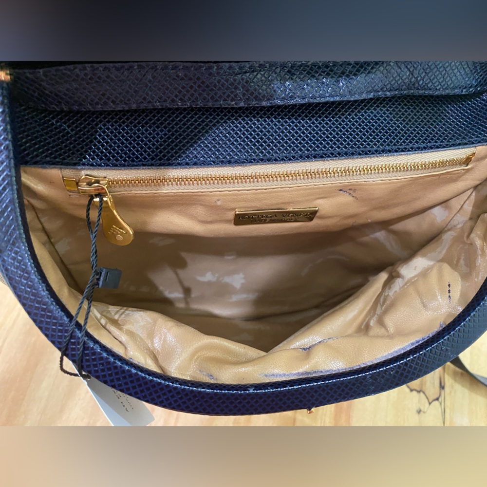 Bottega Veneta Crossbody Bag - Picture 6 of 8